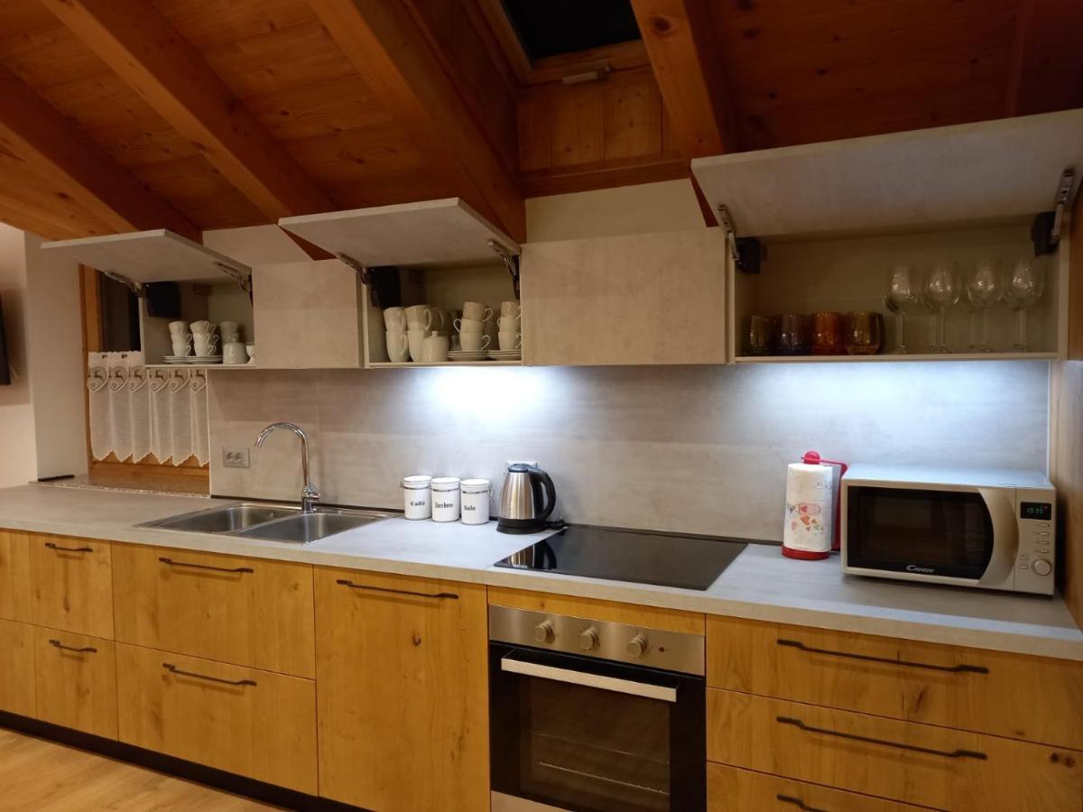 Appartamento Mansarda Patrizia E Franco Val Di Sole คอมเมซซาดูรา ภายนอก รูปภาพ