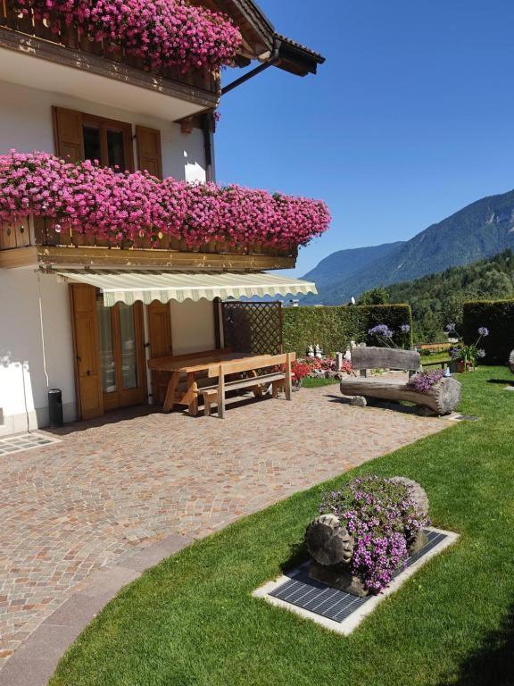 Appartamento Mansarda Patrizia E Franco Val Di Sole คอมเมซซาดูรา ภายนอก รูปภาพ